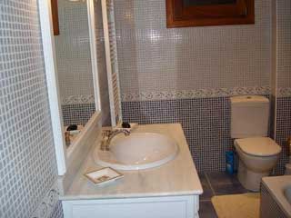 Bathroom ensuite chalet Andorra